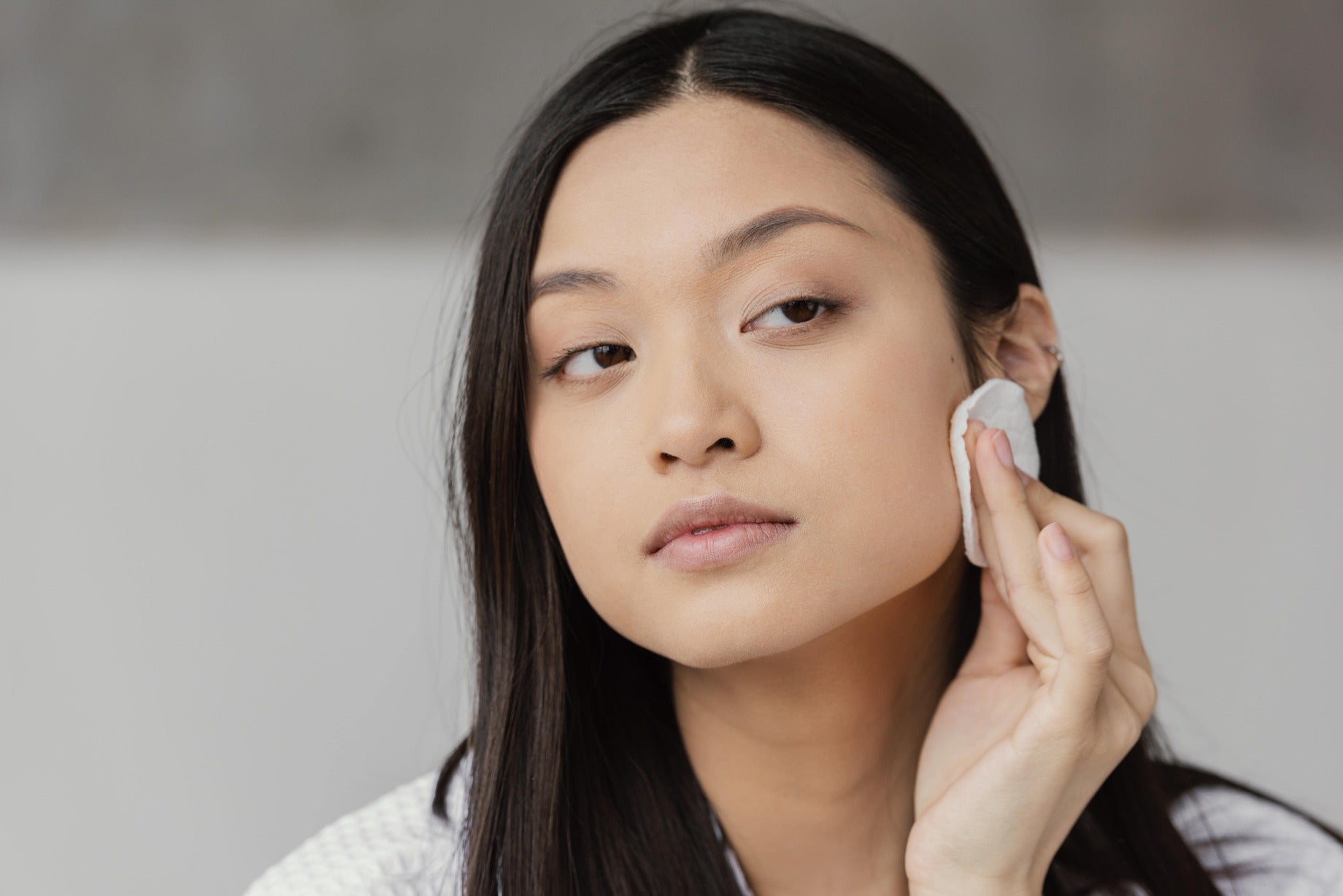 Peau asiatique : routine visage efficace contre taches & mélasma