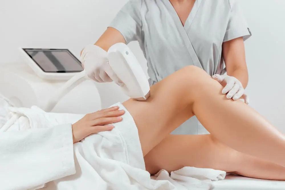 Épilation laser en institut ou à domicile : que choisir ?